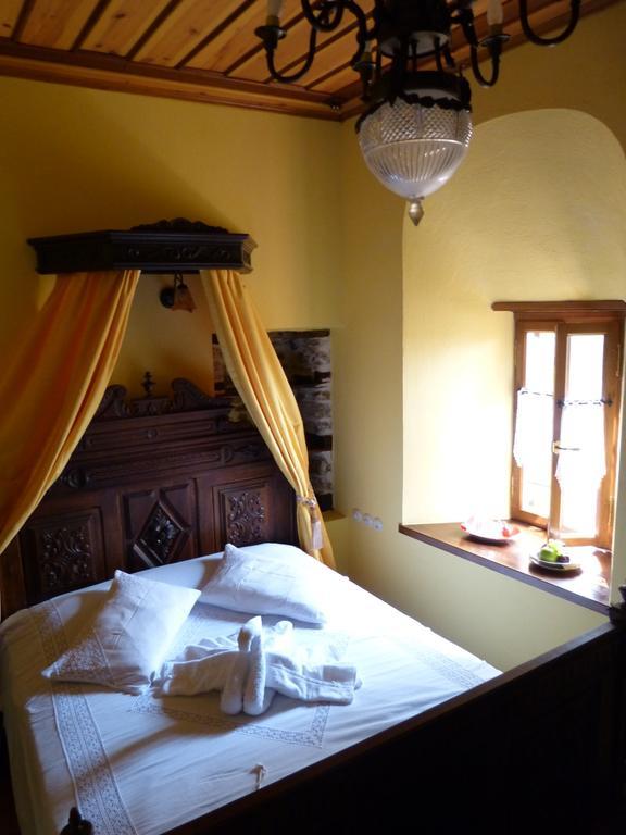 Ta Xelidonakia Bed & Breakfast Pinakatai
