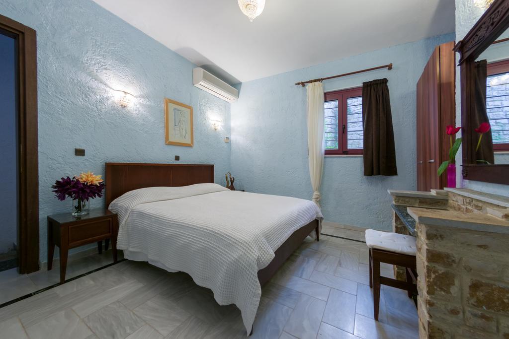 Maria Elena Villas Neos Marmaras