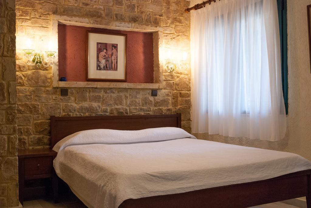 Maria Elena Villas Neos Marmaras