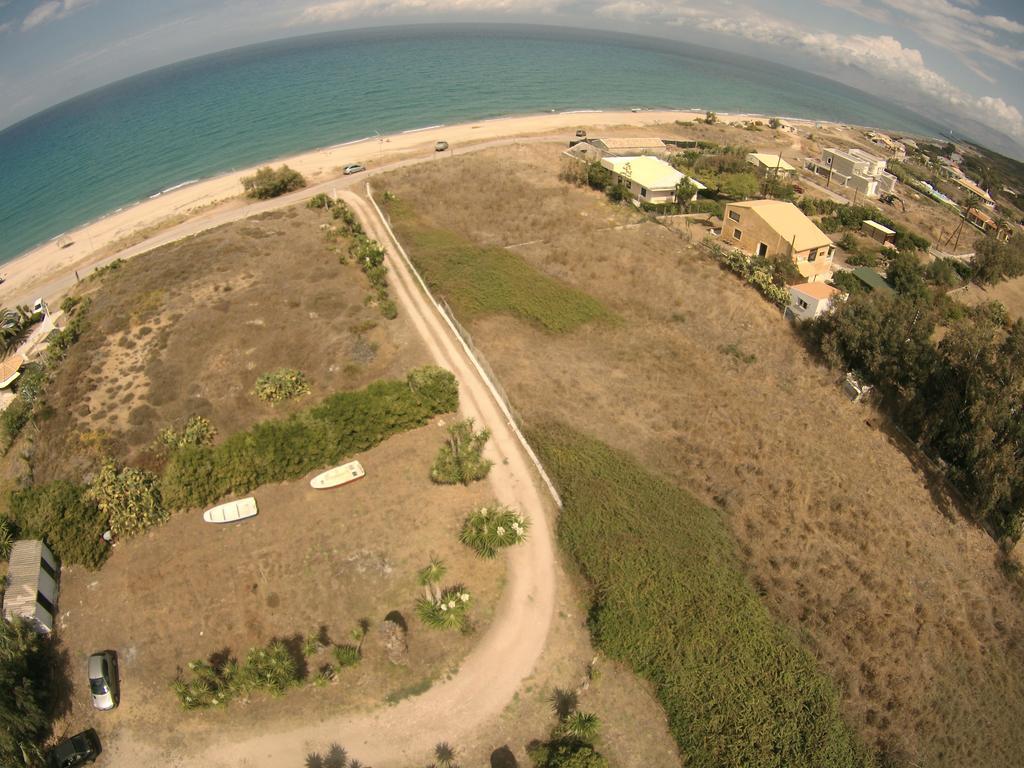 Lazaris Beach House *