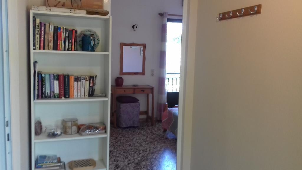 Lazaris Beach House Holiday home Almiros Beach