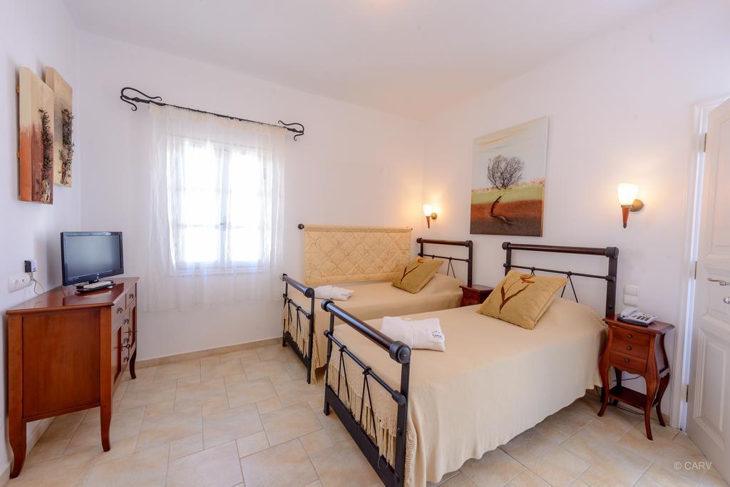 Hotel Chora & 4*