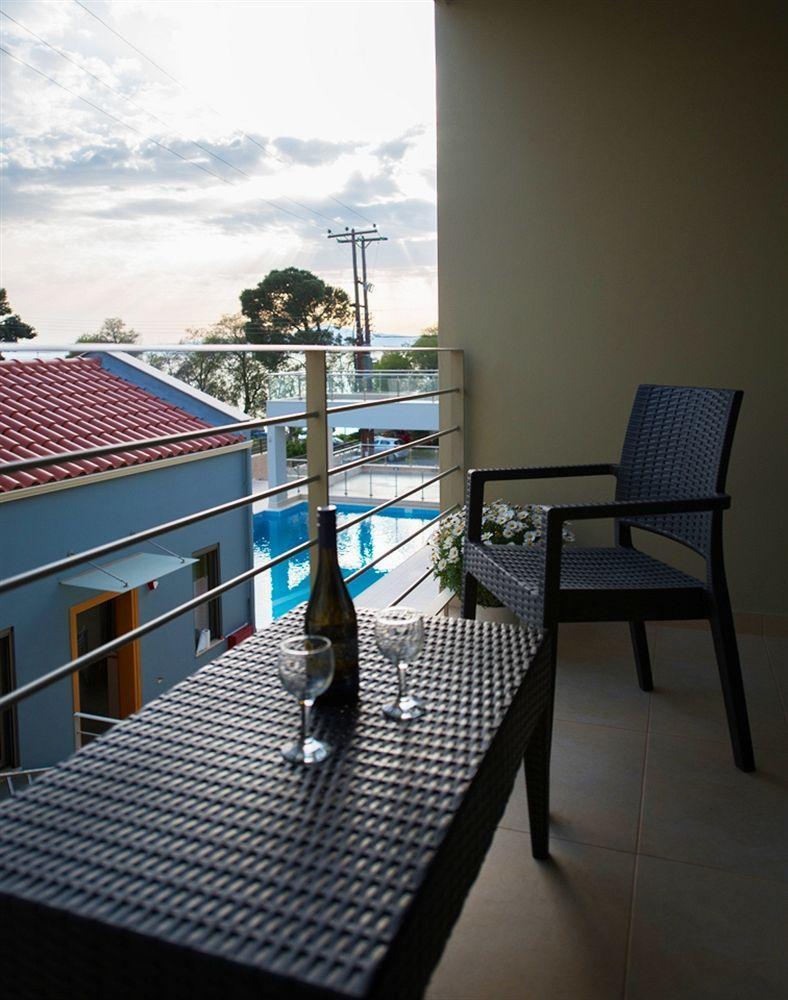Aparthotel Mantinia Bay