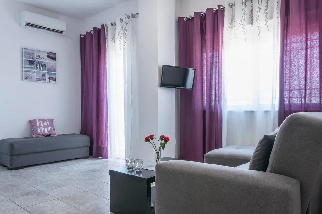 Apartment Nikos Agia Marina (Crete)