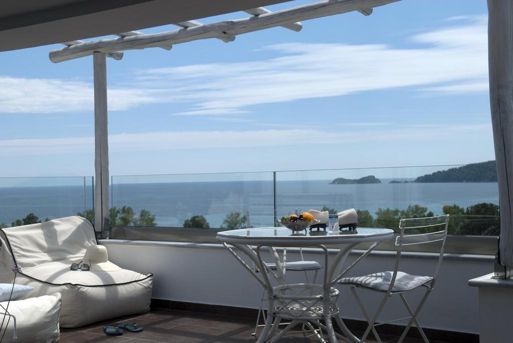 Mare Monte Small Boutique