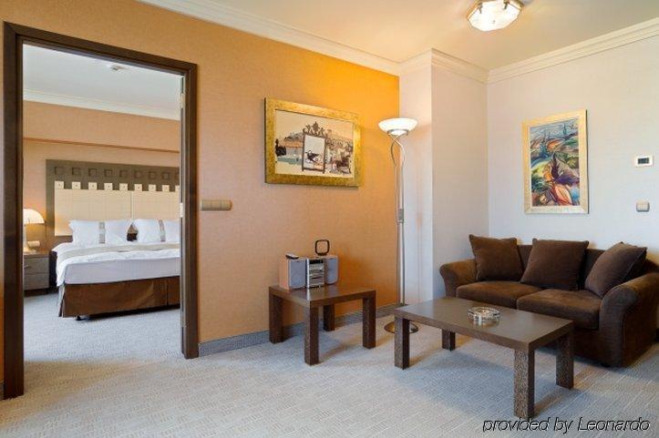 Attica Av, Airport W. By Ihg Athens