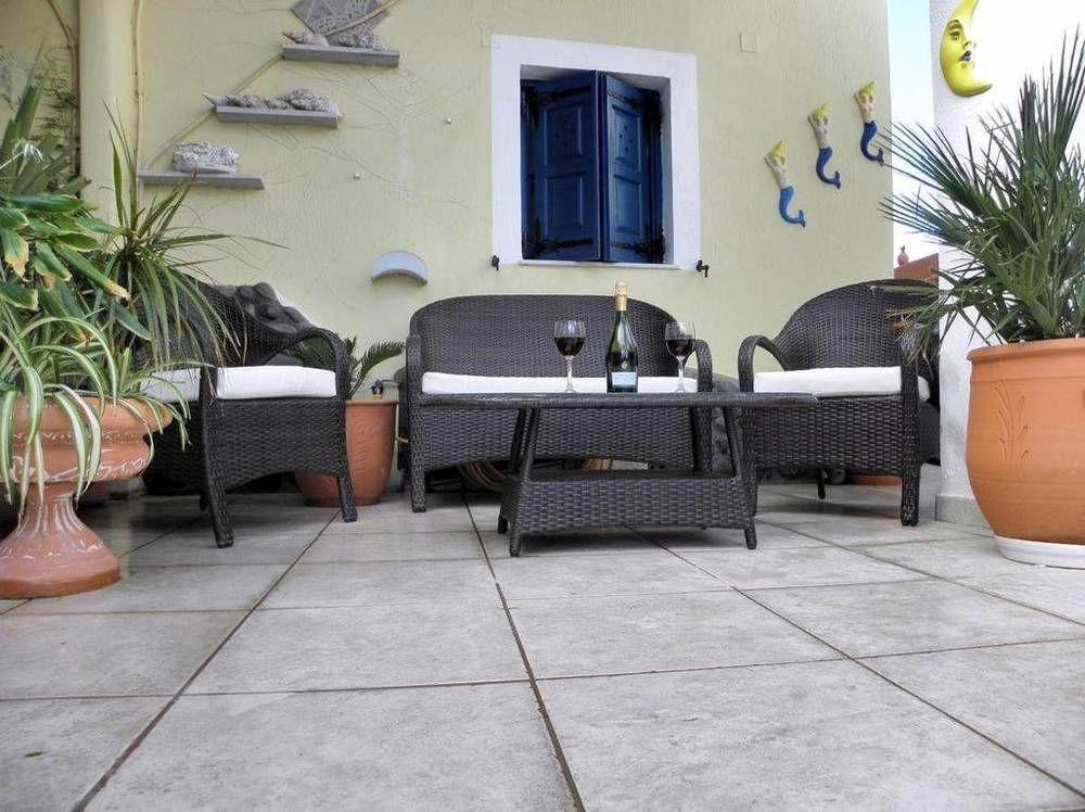 Danae Fira (Santorini)