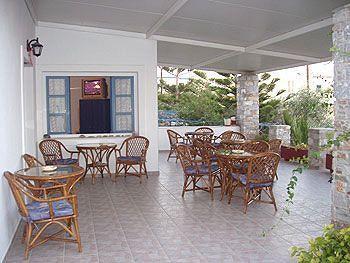 Manos Aparthotel