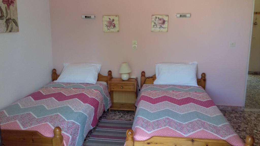 Lazaris Beach House Holiday home *