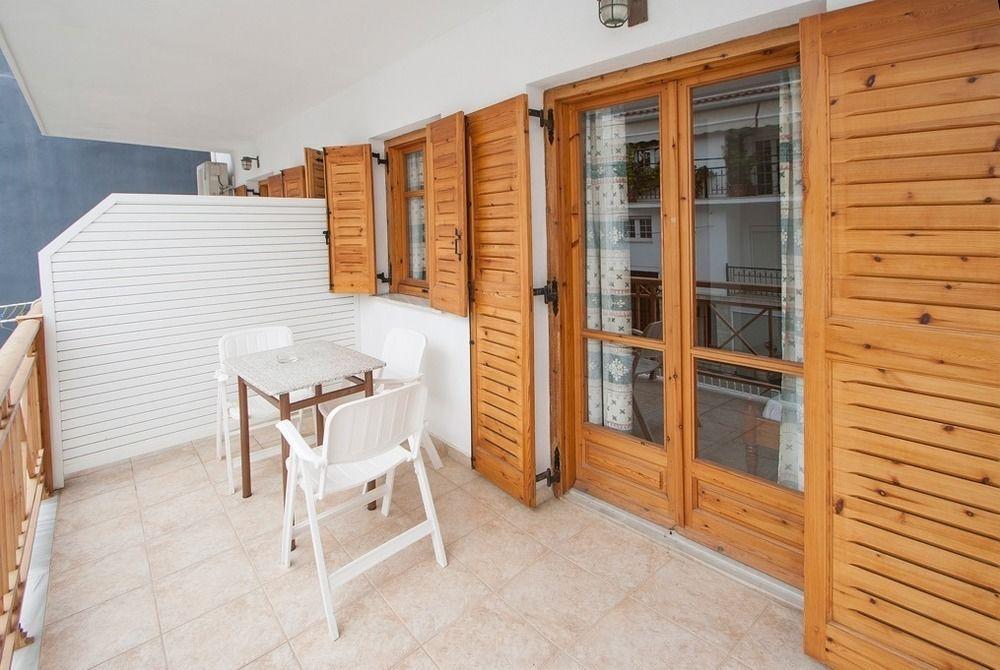 Laura Skiathos Guest house