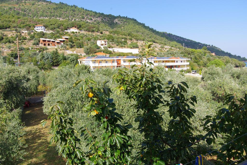 Athina *