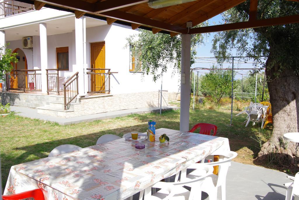 Hotel Athina Koinira