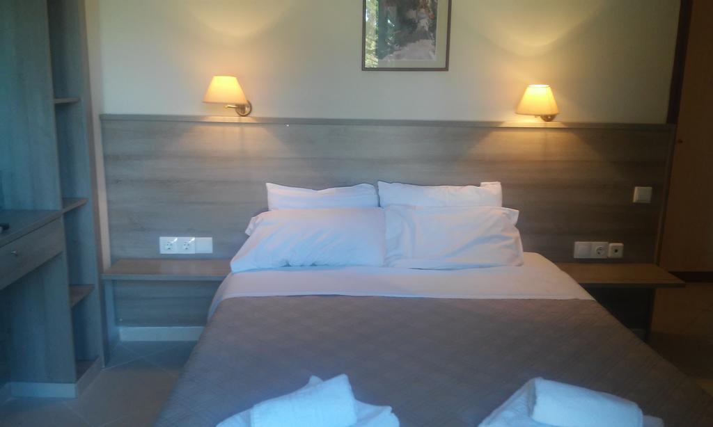 Alexandros Aparthotel 3*