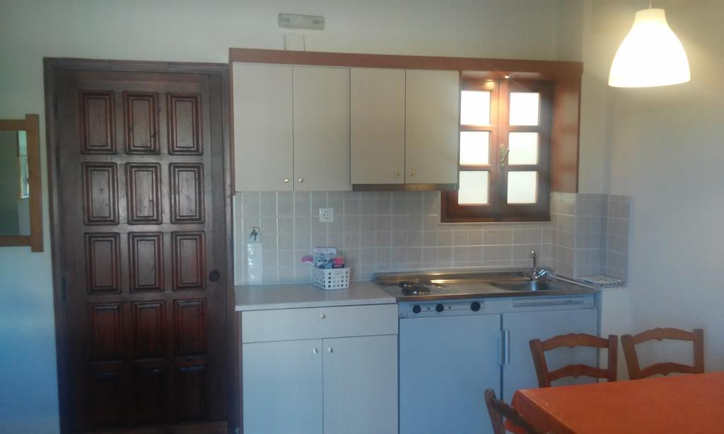 Alexandros Aparthotel 3*