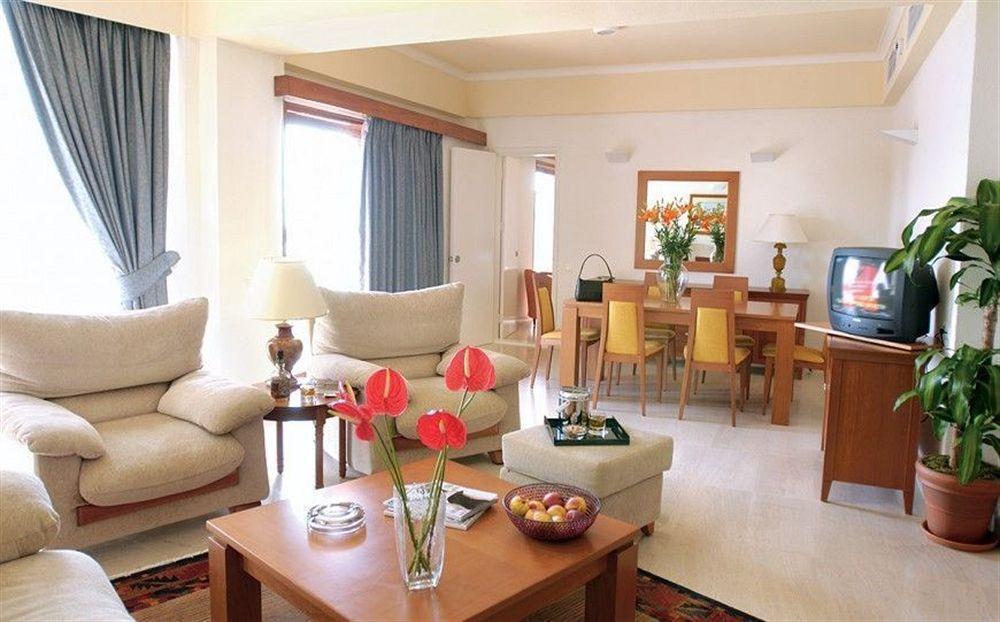 Resort Aks Hinitsa Bay 4*
