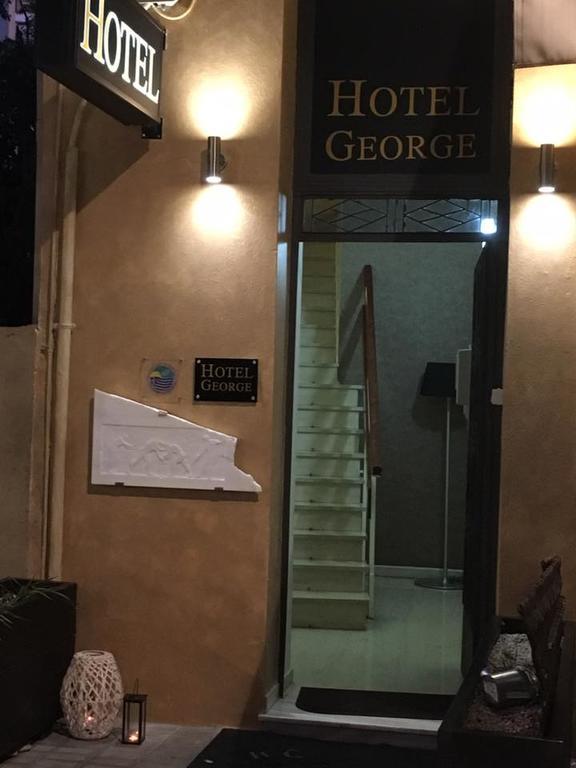 Hotel George *