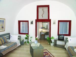 Aparthotel Nomikos