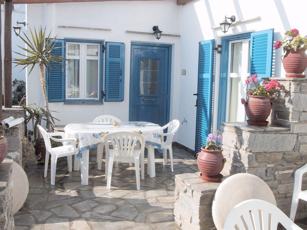 Stefano * Naousa (Paros)