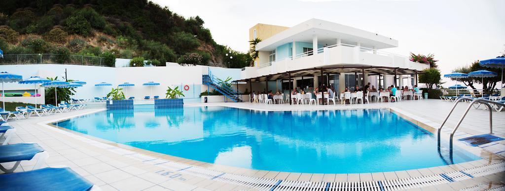 Iris Hotel