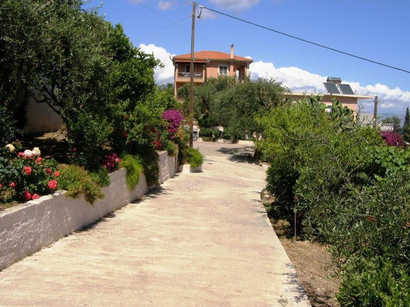 Apostolos & Eleni Family Apartment