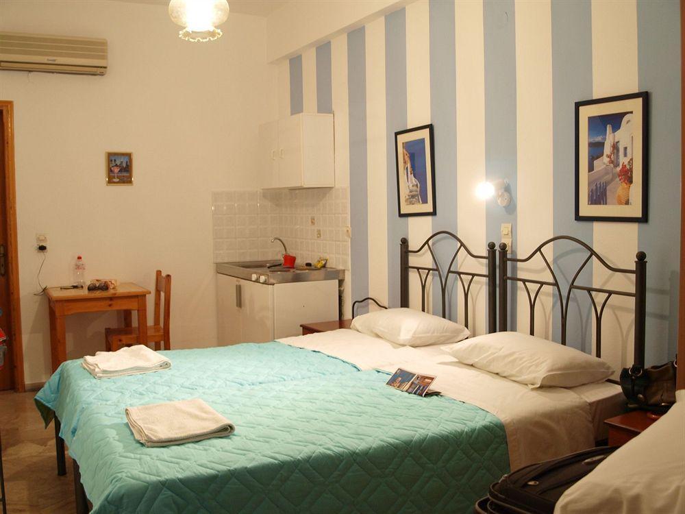 Voula Perissa (Santorini)