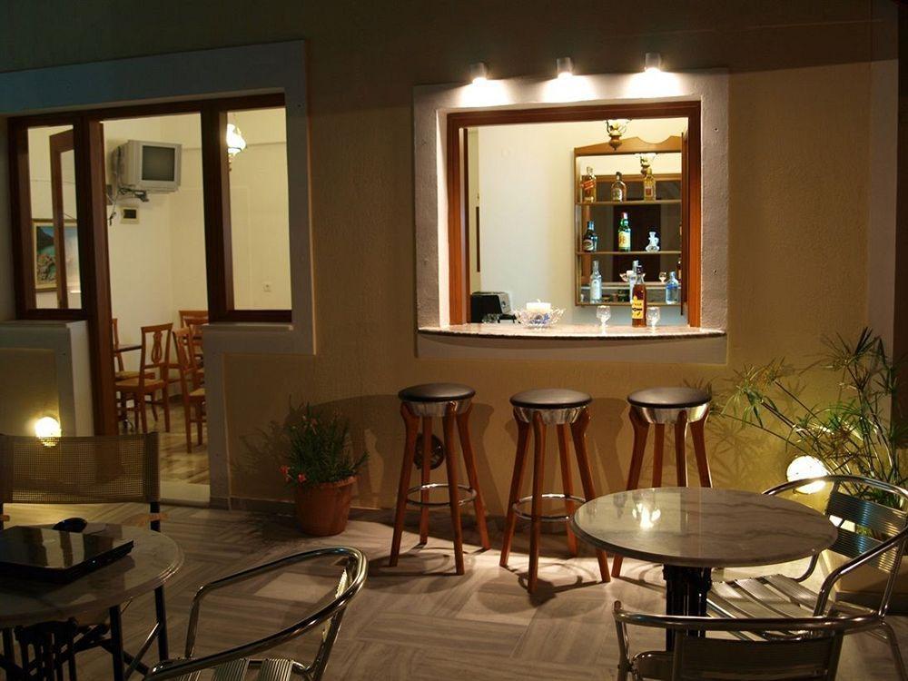 Voula 4* Perissa (Santorini)
