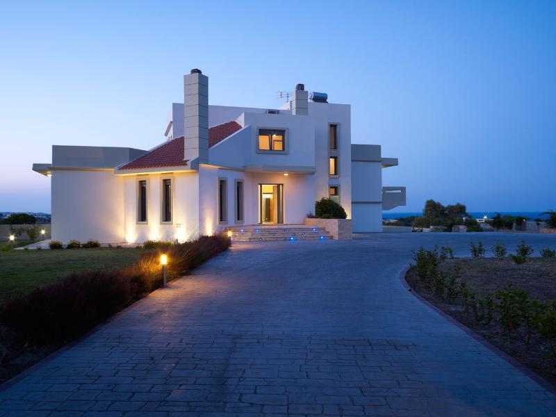 Artemis Hotel 5*