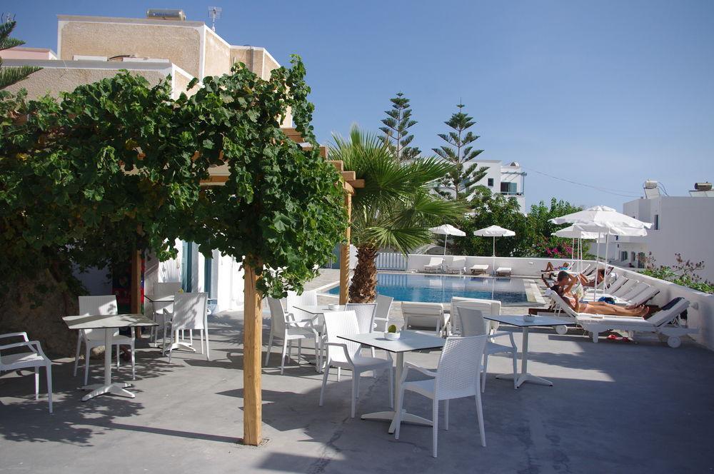 Iris Boutique Kamari (Santorini)
