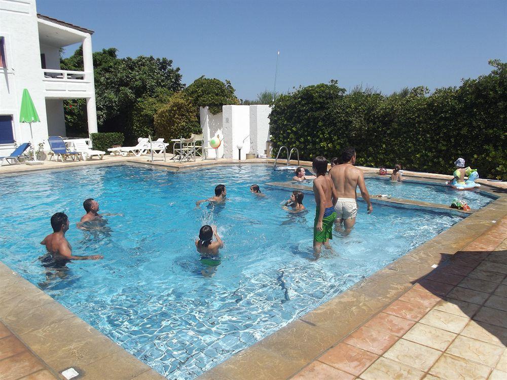 Arco Baleno Family Apartment Anissaras