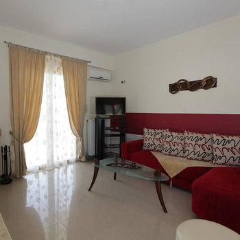 Christine Apartment