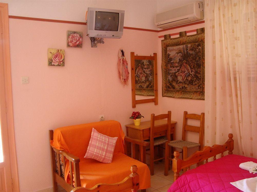 Galazios Kolpos Guest house