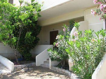 Aparthotel Skoutari Beach