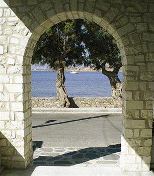 Paros Apartments *