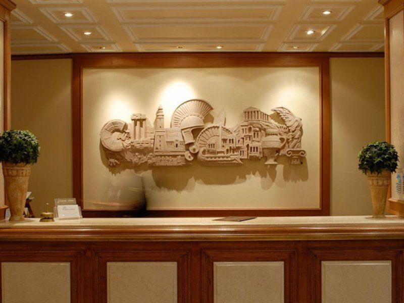 Hotel Atrium & Jacuzzi 4*