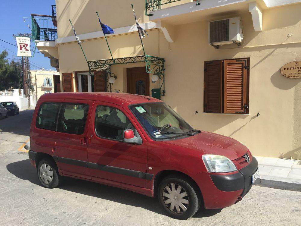 Pefkakia Park Guest house