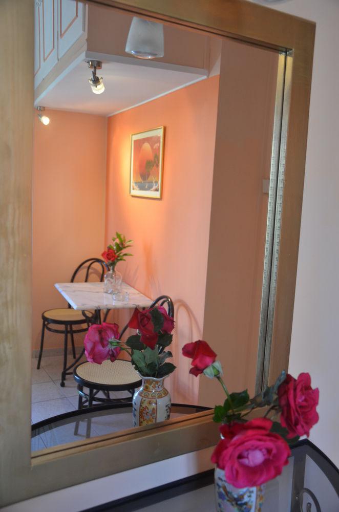 Guest house Pefkakia Park