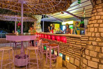 Paco's 4* Gaios