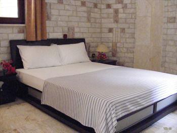 Hotel Paco's