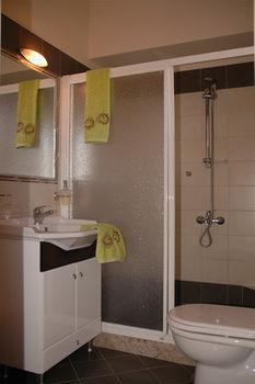 Applause Apartment *