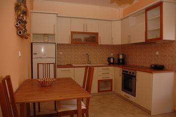 Applause Apartment *