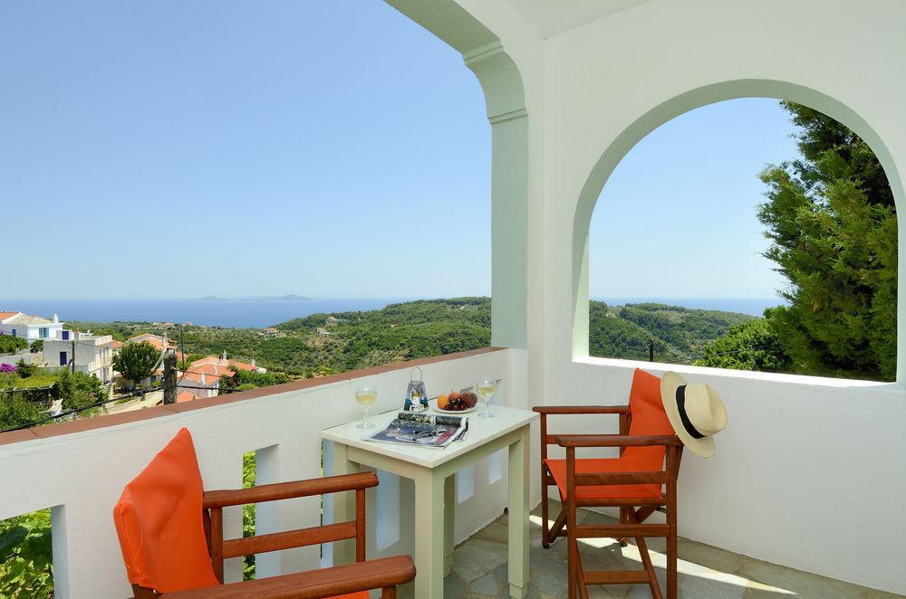 Konstantina Studios Aparthotel 3*