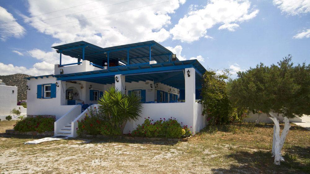Hotel Vrahia Studios *
