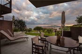 Athos - Luxury Seaside