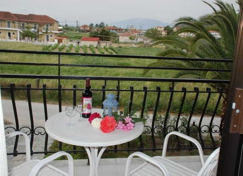 Eleni's Garden & Castello Alykanas (Zakynthos)
