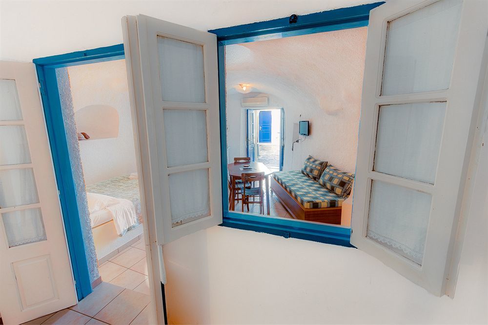 Chic Santorini Hotel