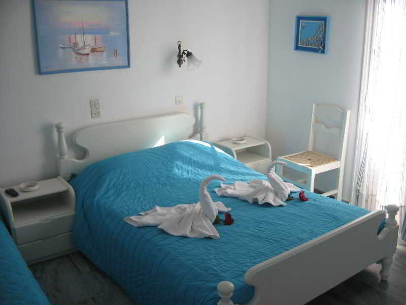 Augusta & Naousa (Paros)