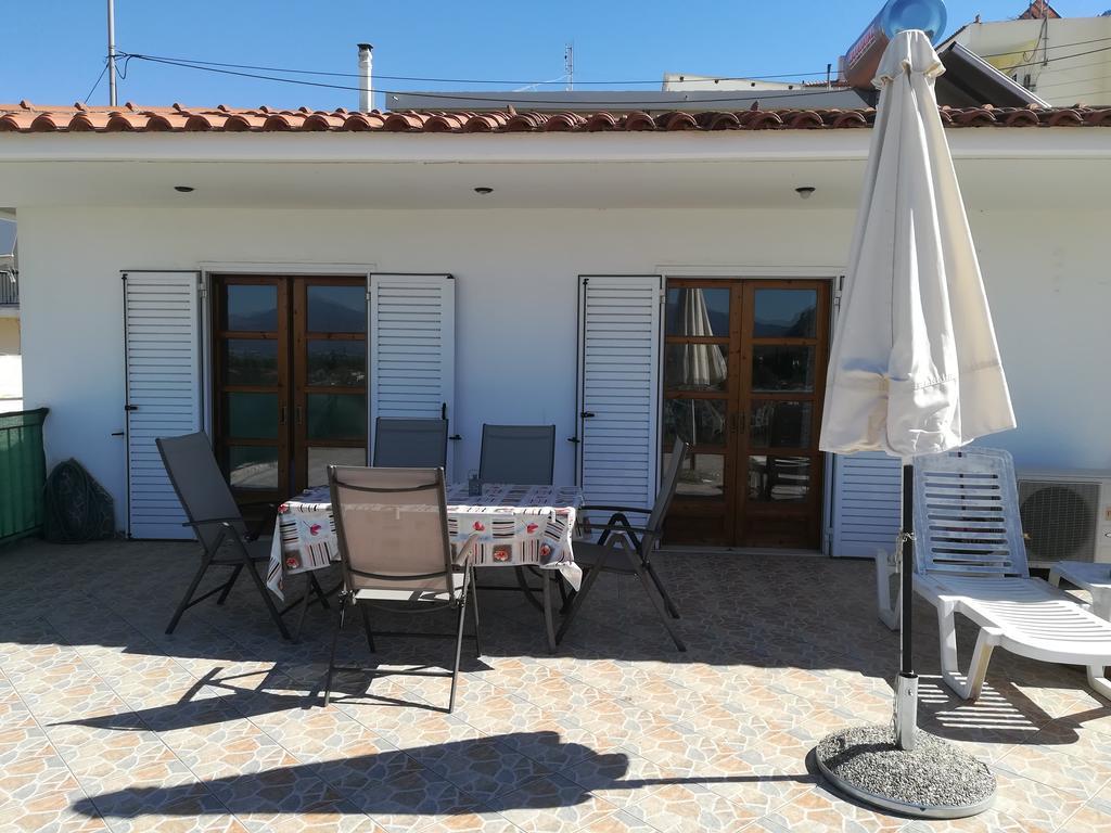 Petros House 1 *