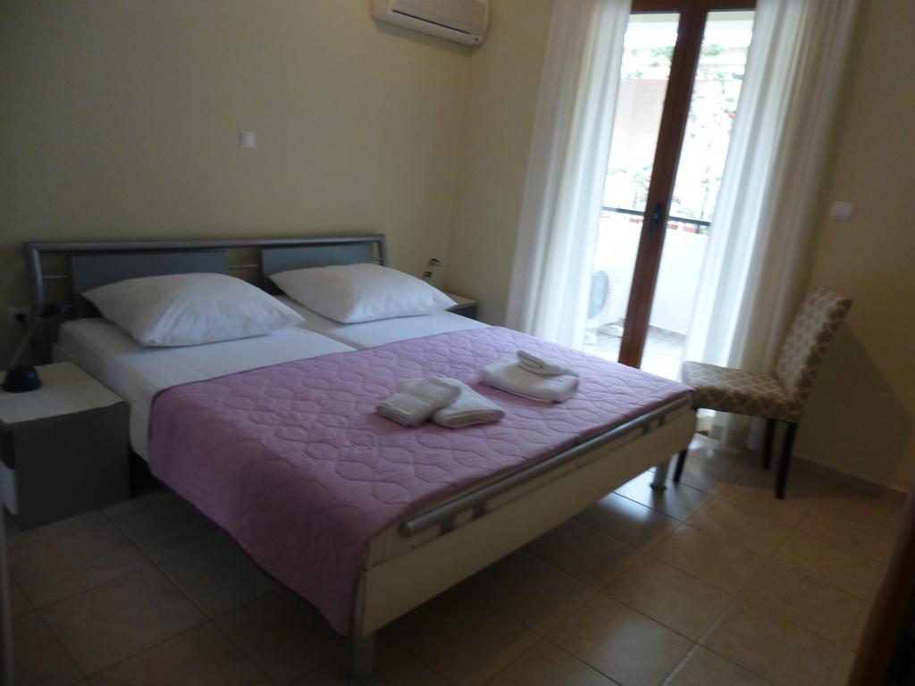 Studio Anesis Aparthotel *