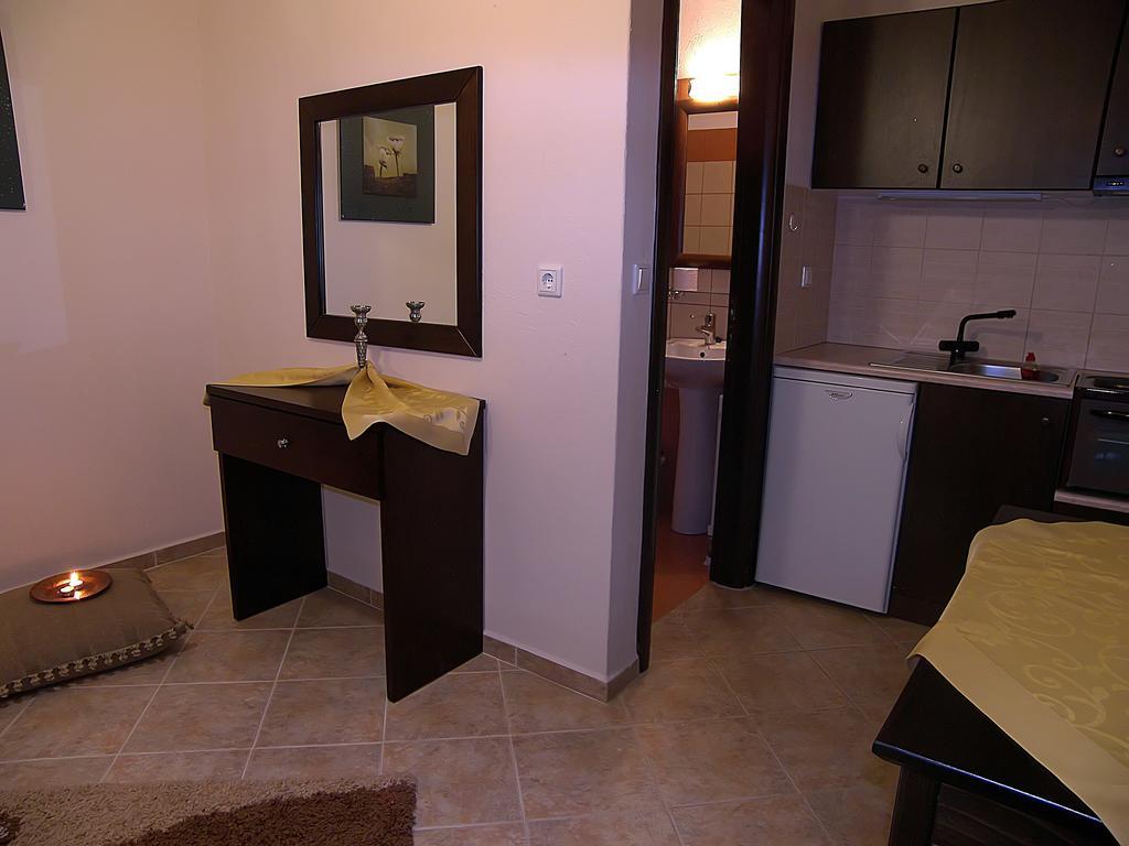 To Konaki Guest house *