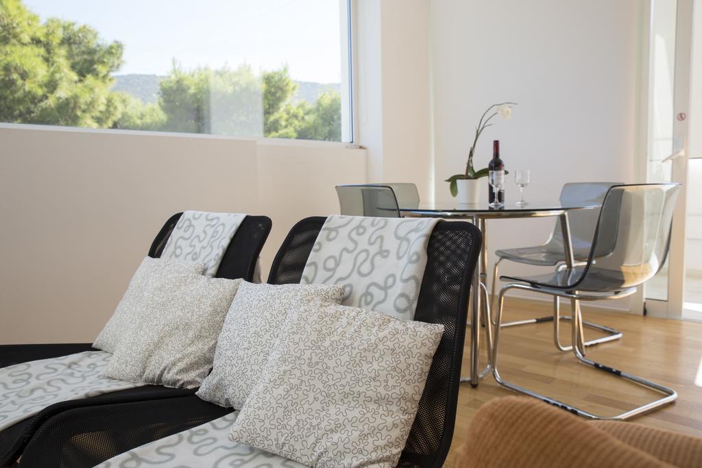Infinity White Complex By Gk Apartment *